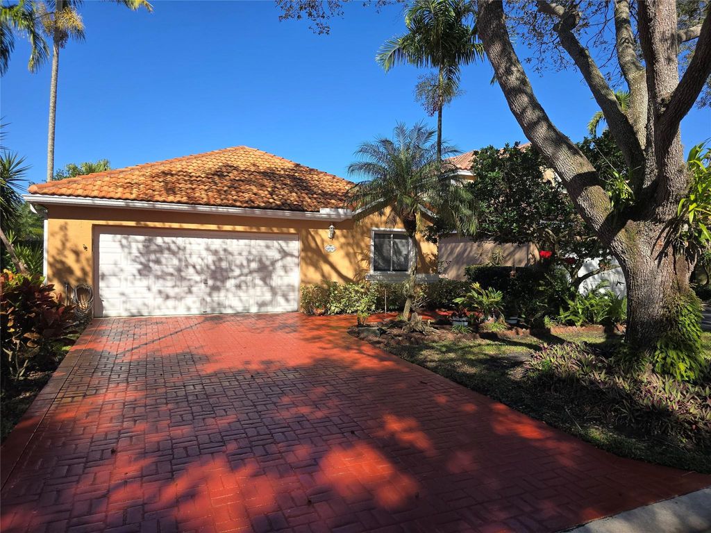 Photo of 10061 NW 2nd Street, Plantation, FL 33324 (MLS # F10545865)