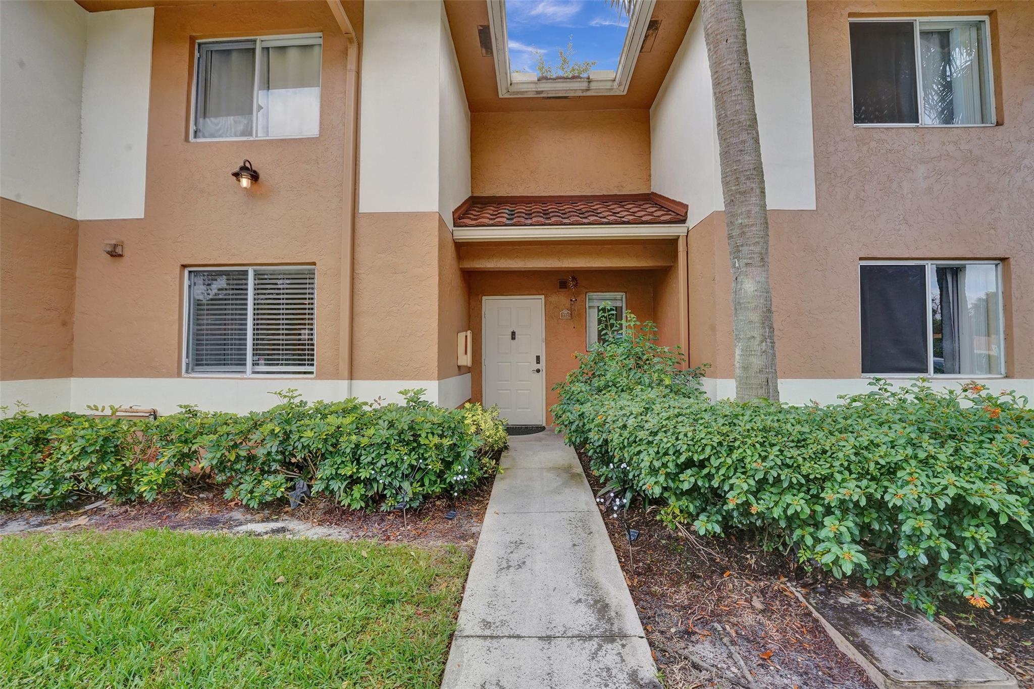 COLONNADES CONDO - Residential