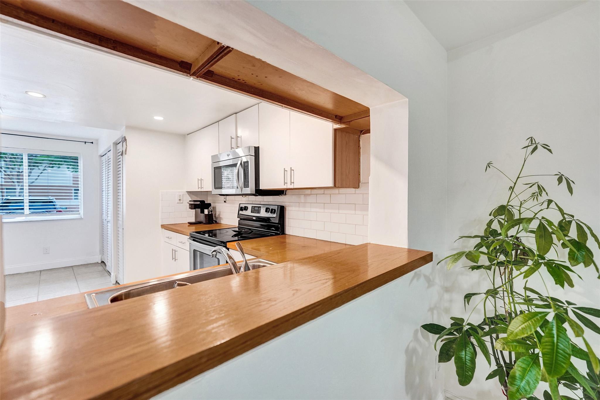 COLONNADES CONDO - Residential