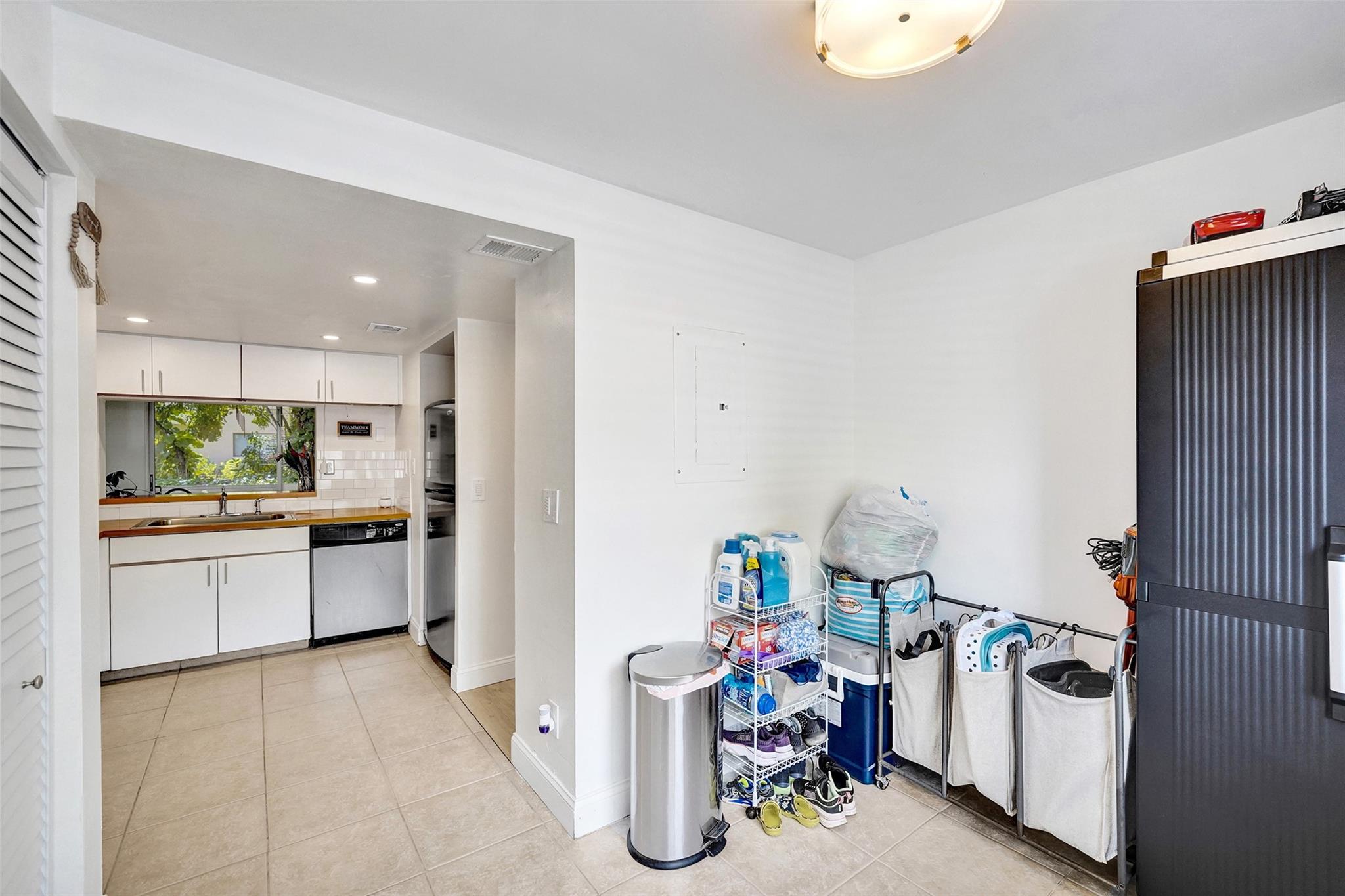 COLONNADES CONDO - Residential