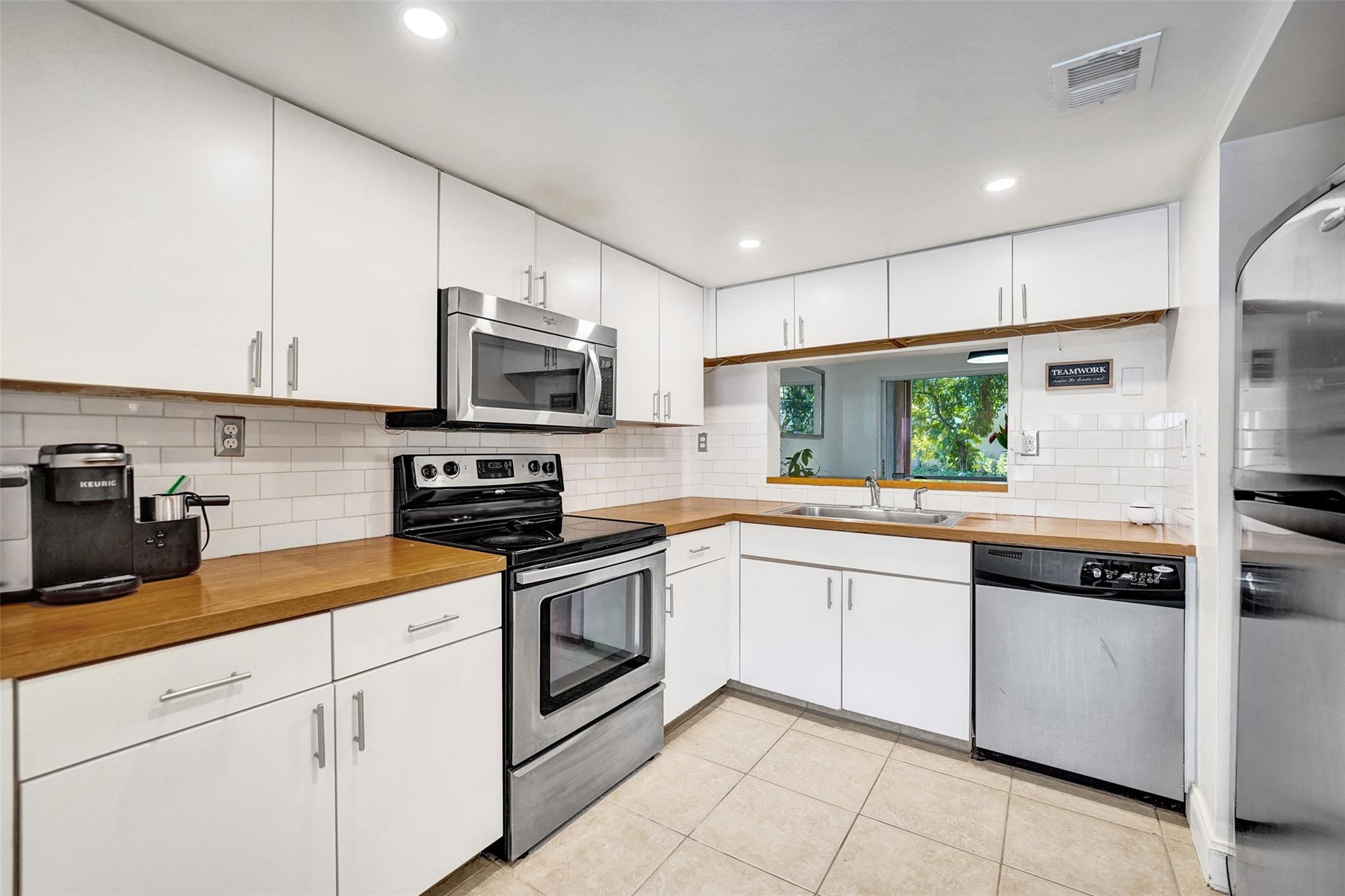 COLONNADES CONDO - Residential
