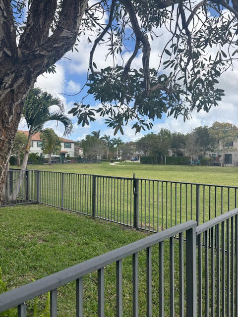 FLAVOR PICT TOWNHOMES PUD - Residential Lease