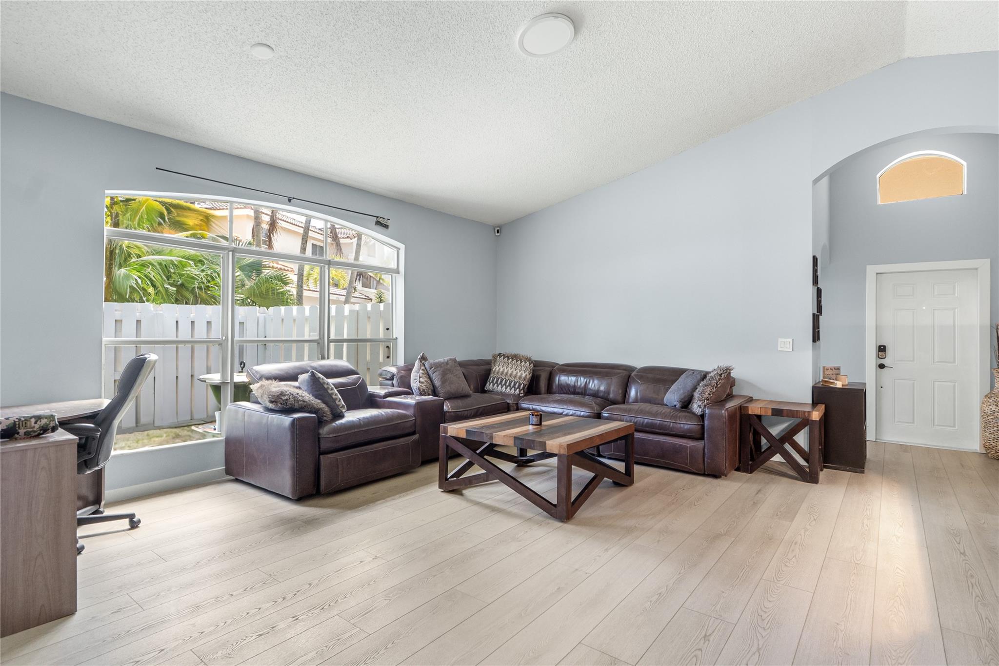 LOWELLS LANDING - Residential