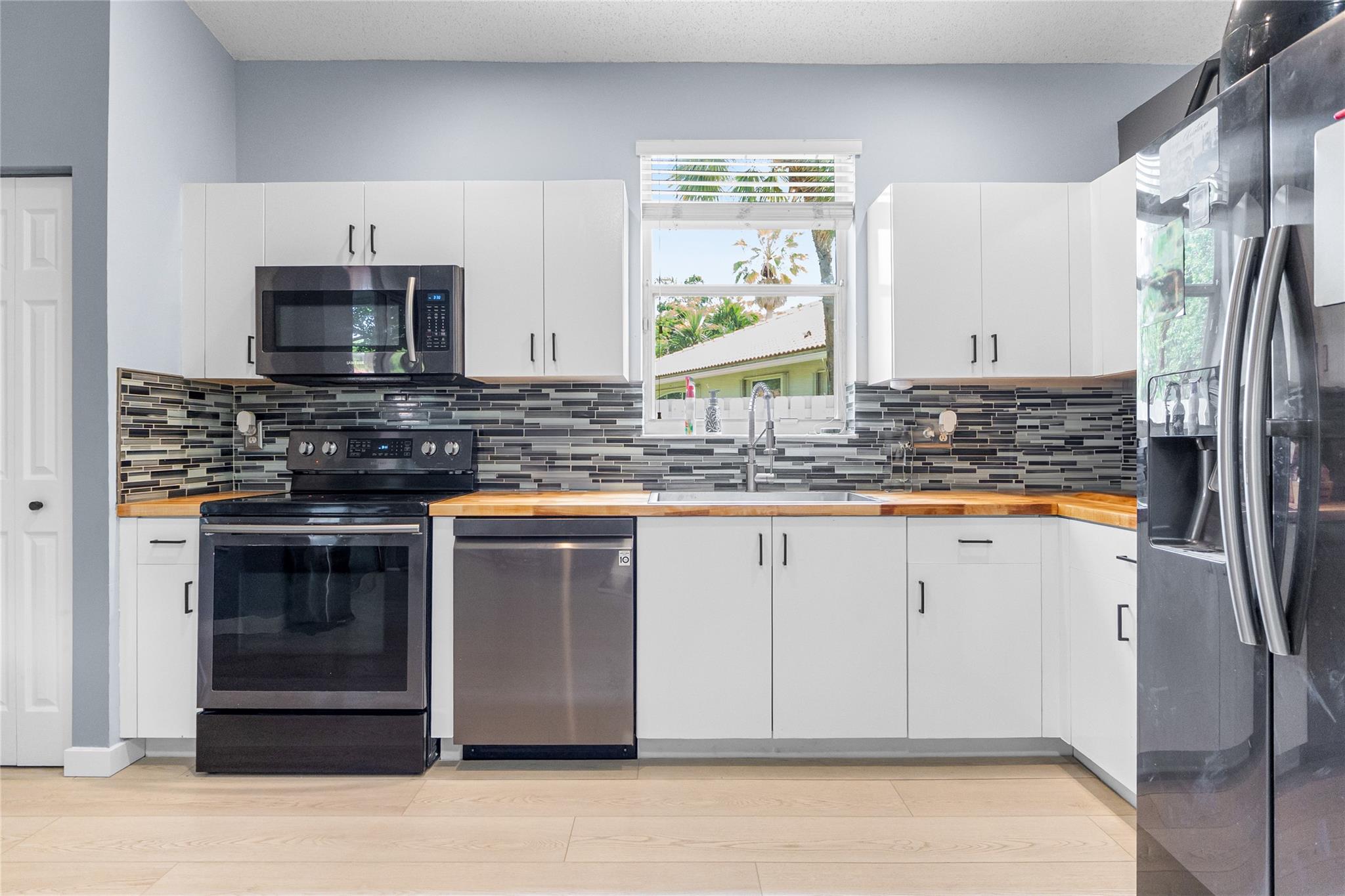 801 NW 130th Ave