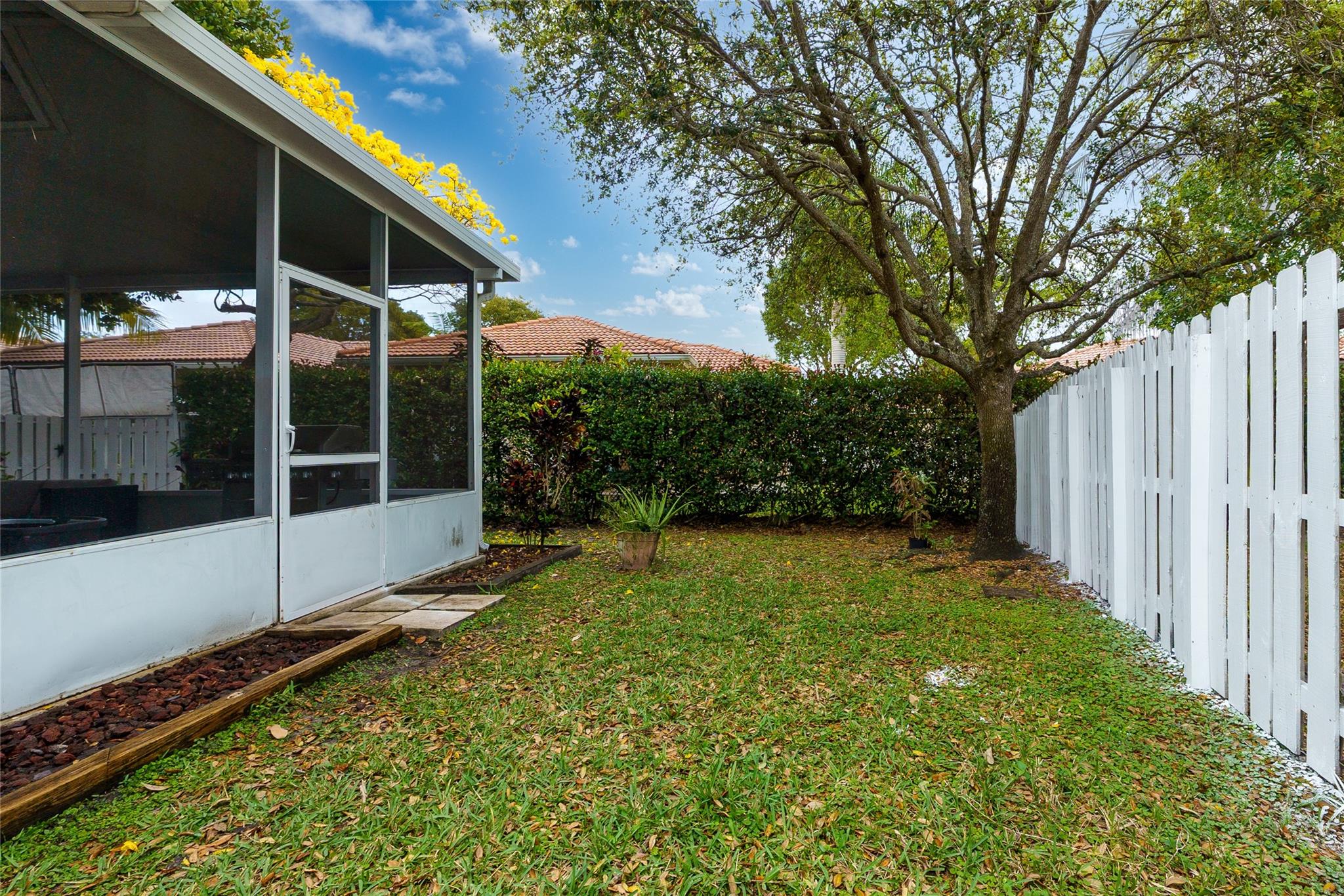 LOWELLS LANDING - Residential
