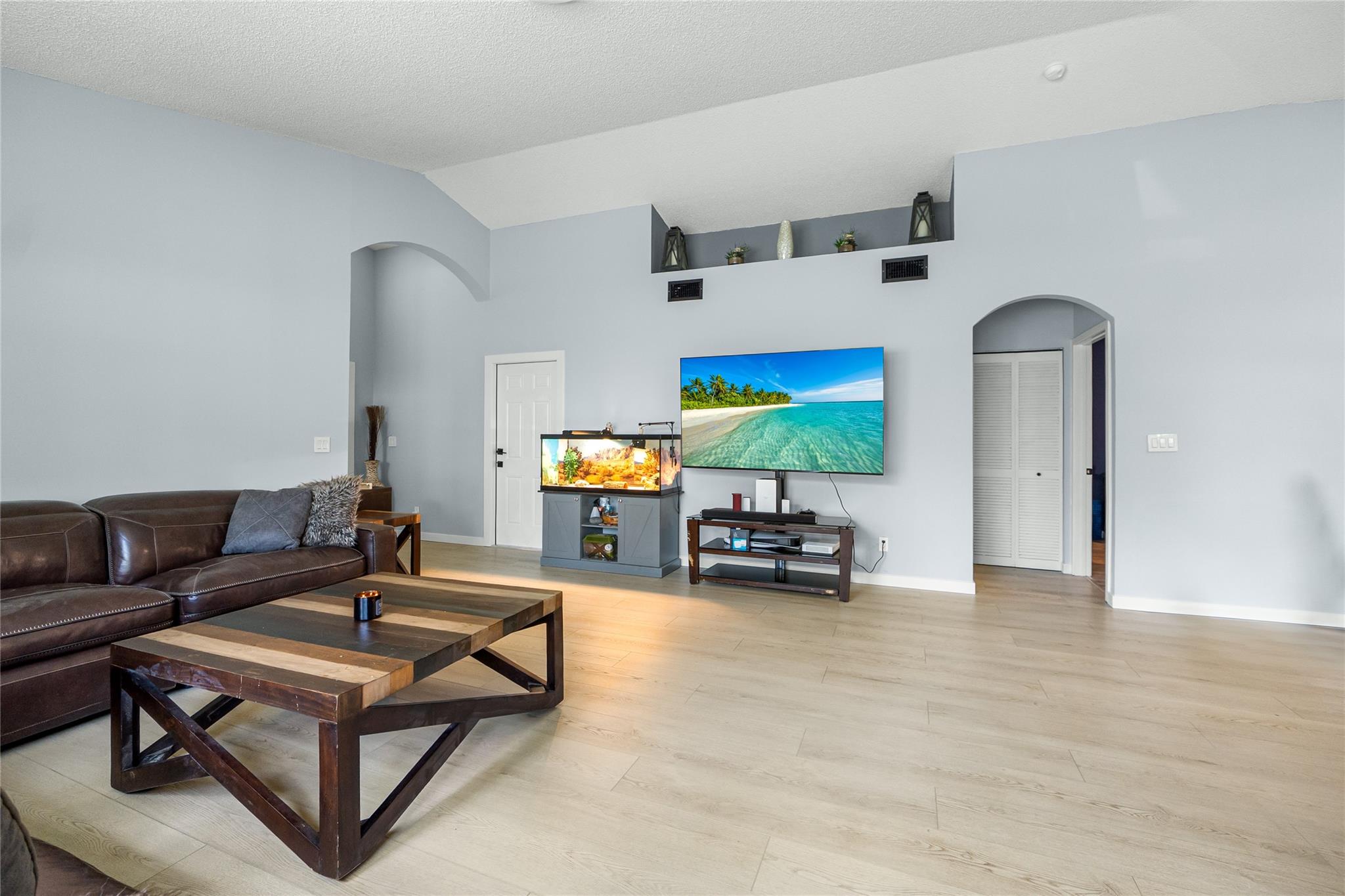 LOWELLS LANDING - Residential