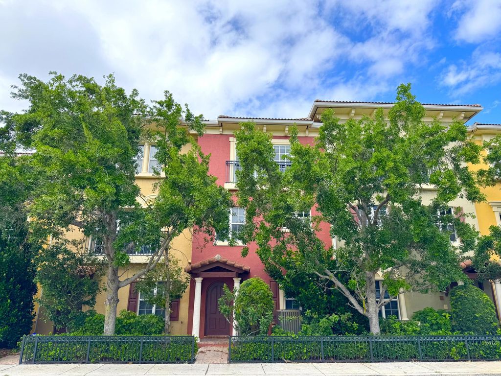 Photo of 531 S Federal Highway #15, Lake Worth Beach, FL 33460 (MLS # B26016575)