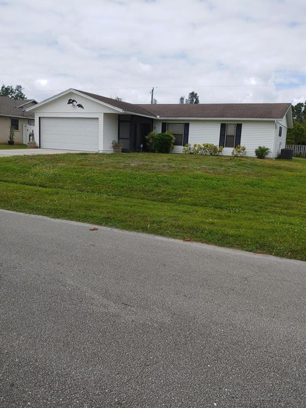 Photo of 173 SW Starfish Avenue, Port Saint Lucie, FL 34984 (MLS # R10703431)