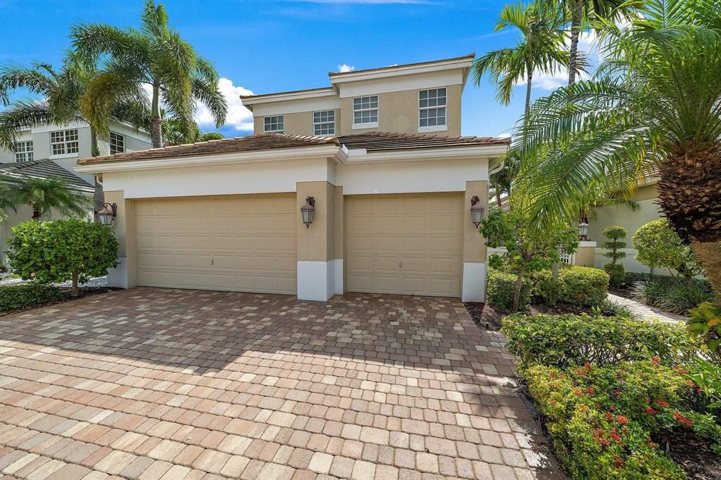 Photo of 17096 Bay Street, Jupiter, FL 33477 (MLS # R10714754)