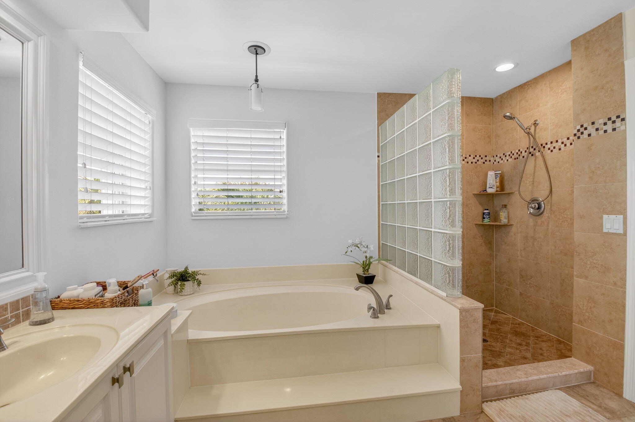 7825 Travelers Tree Drive