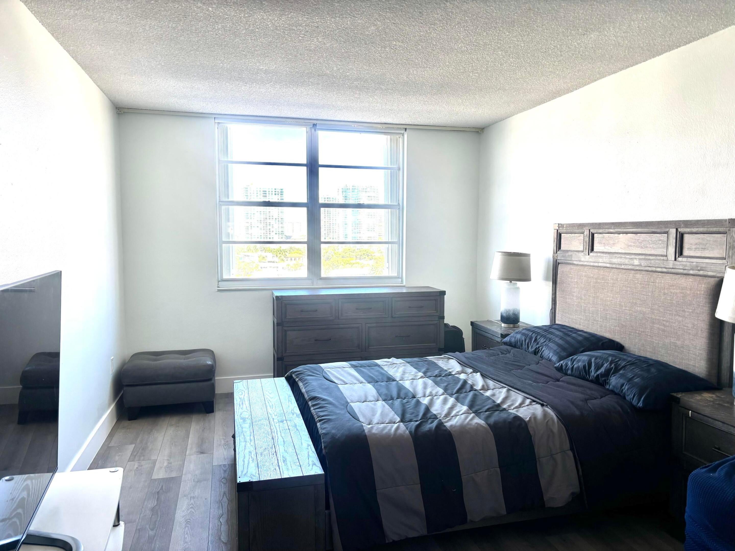 500 BAYVIEW Drive 925