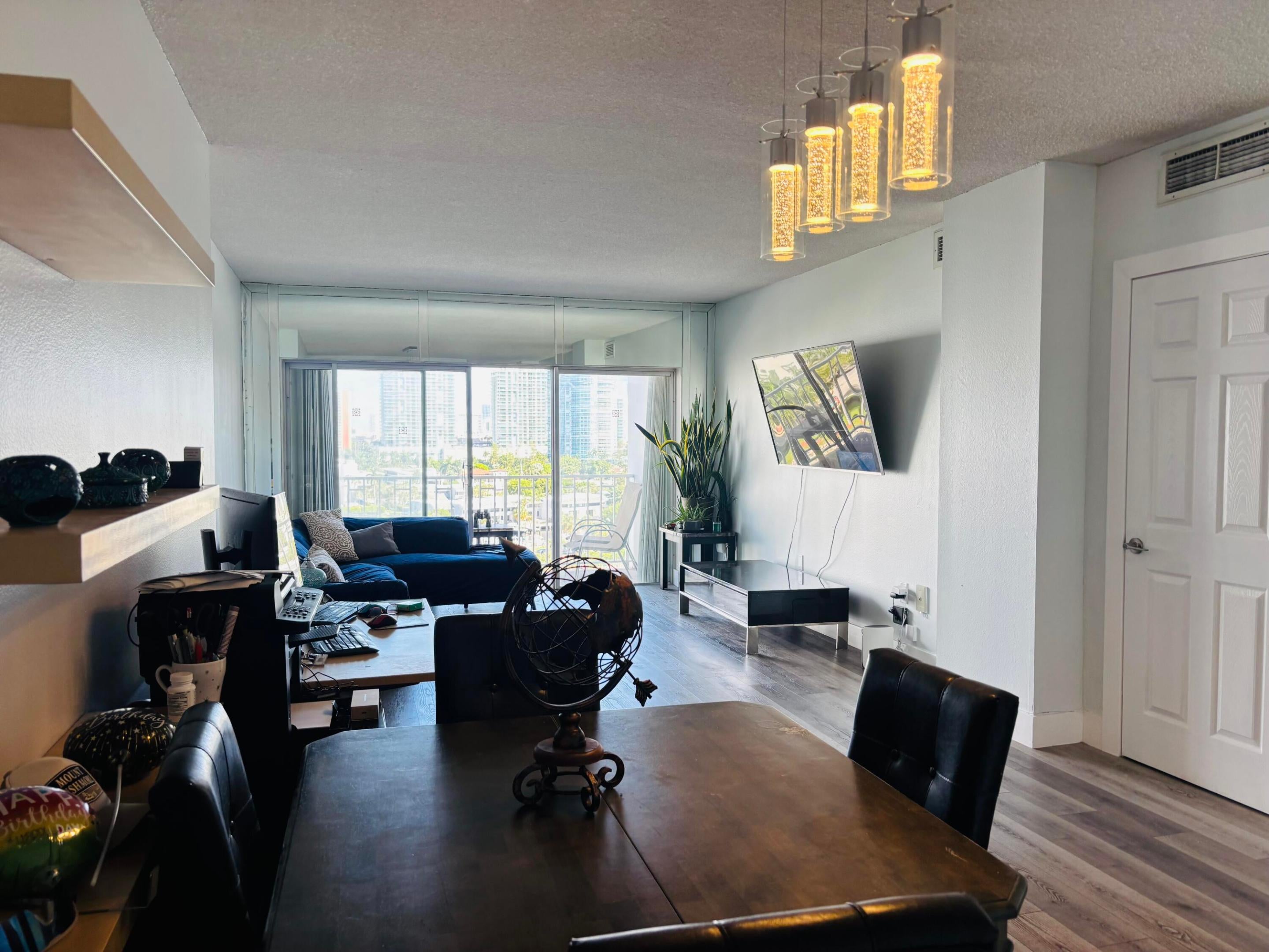 500 BAYVIEW Drive 925