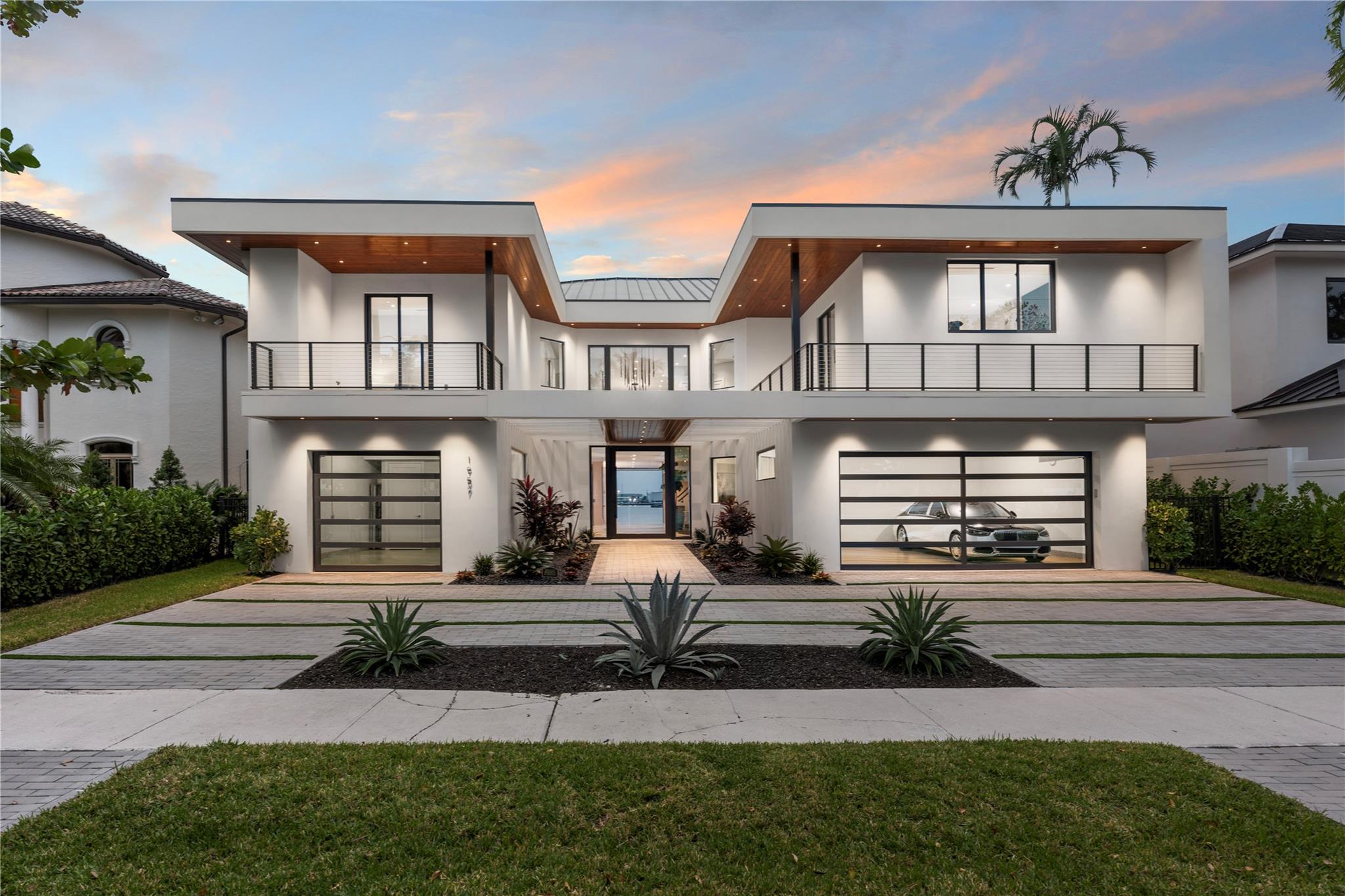 1957 Harbourview Dr