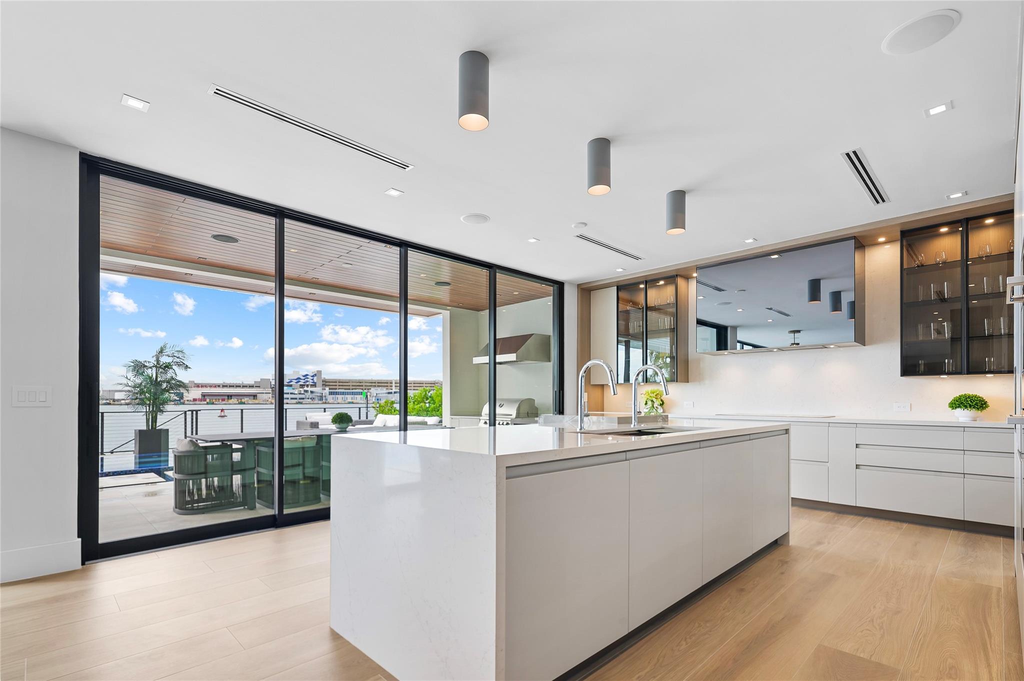 Harbour Heights Add 35-21 - Residential Lease