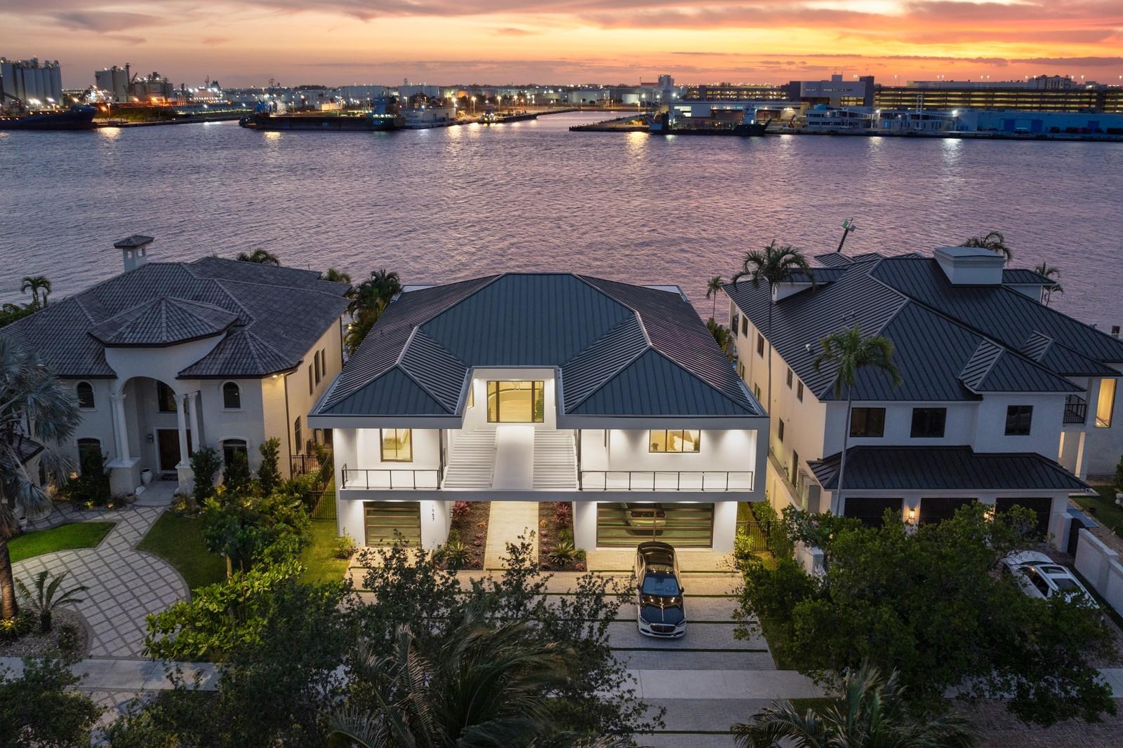 1957 Harbourview Dr