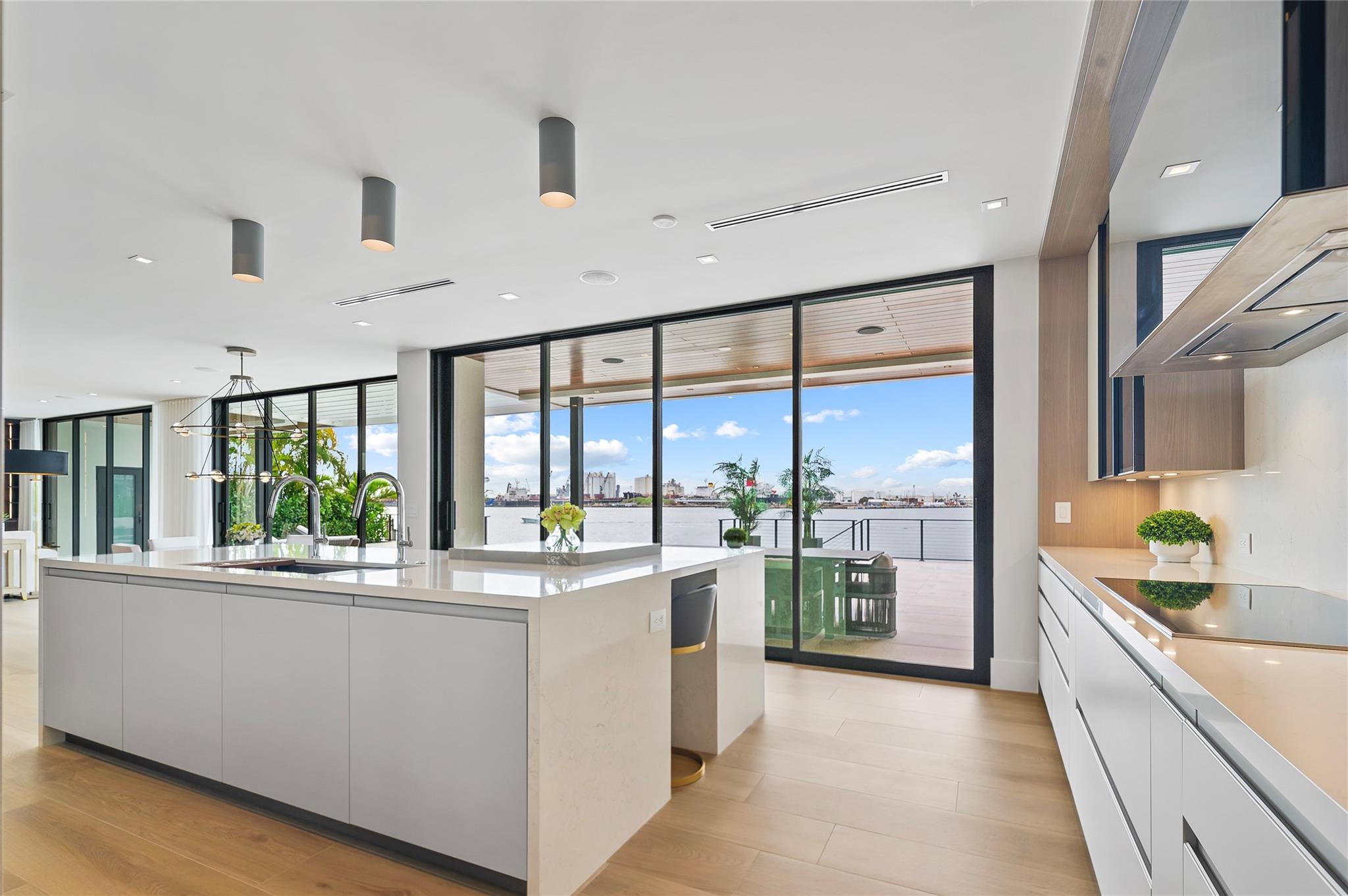 Harbour Heights Add 35-21 - Residential Lease