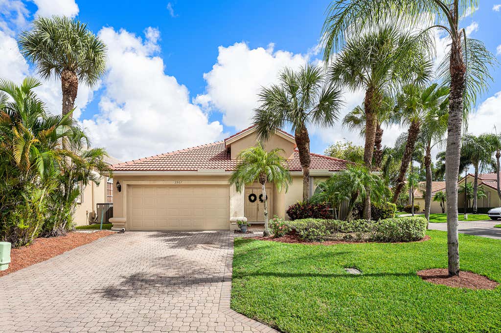 Photo of 3907 Palladium View Drive, Boynton Beach, FL 33436 (MLS # B26063071)