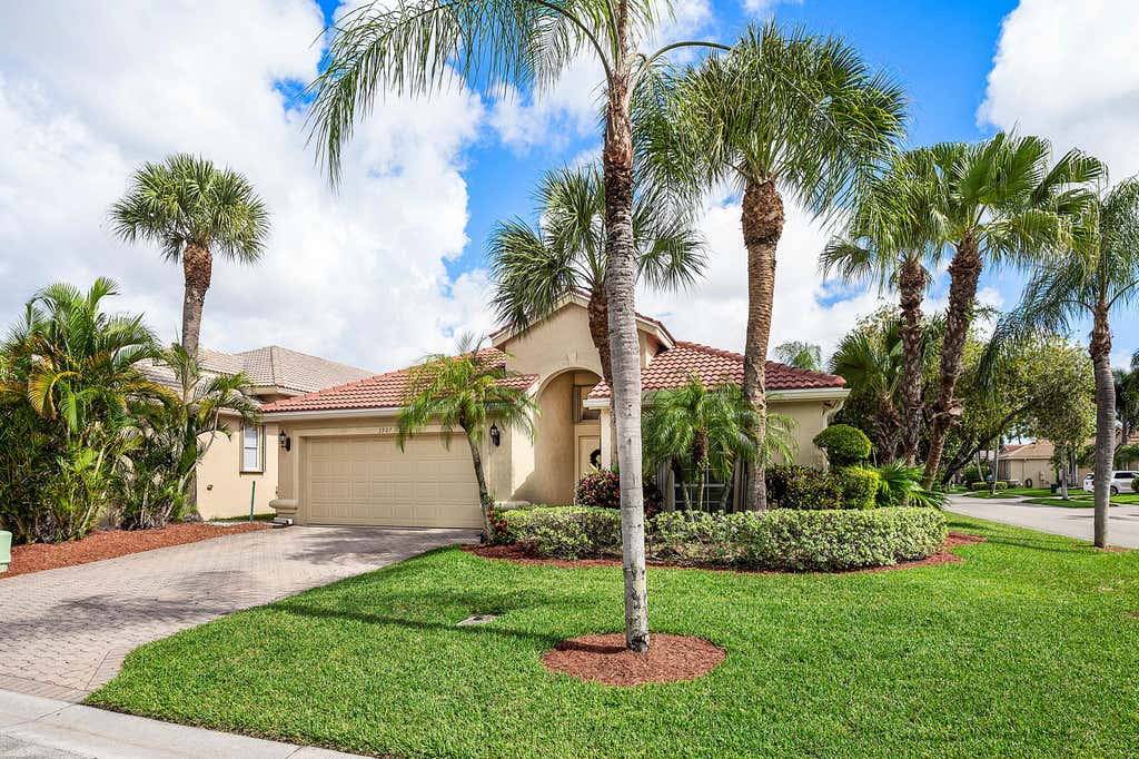 Photo of 3907 Palladium View Drive, Boynton Beach, FL 33436 (MLS # B26063071)
