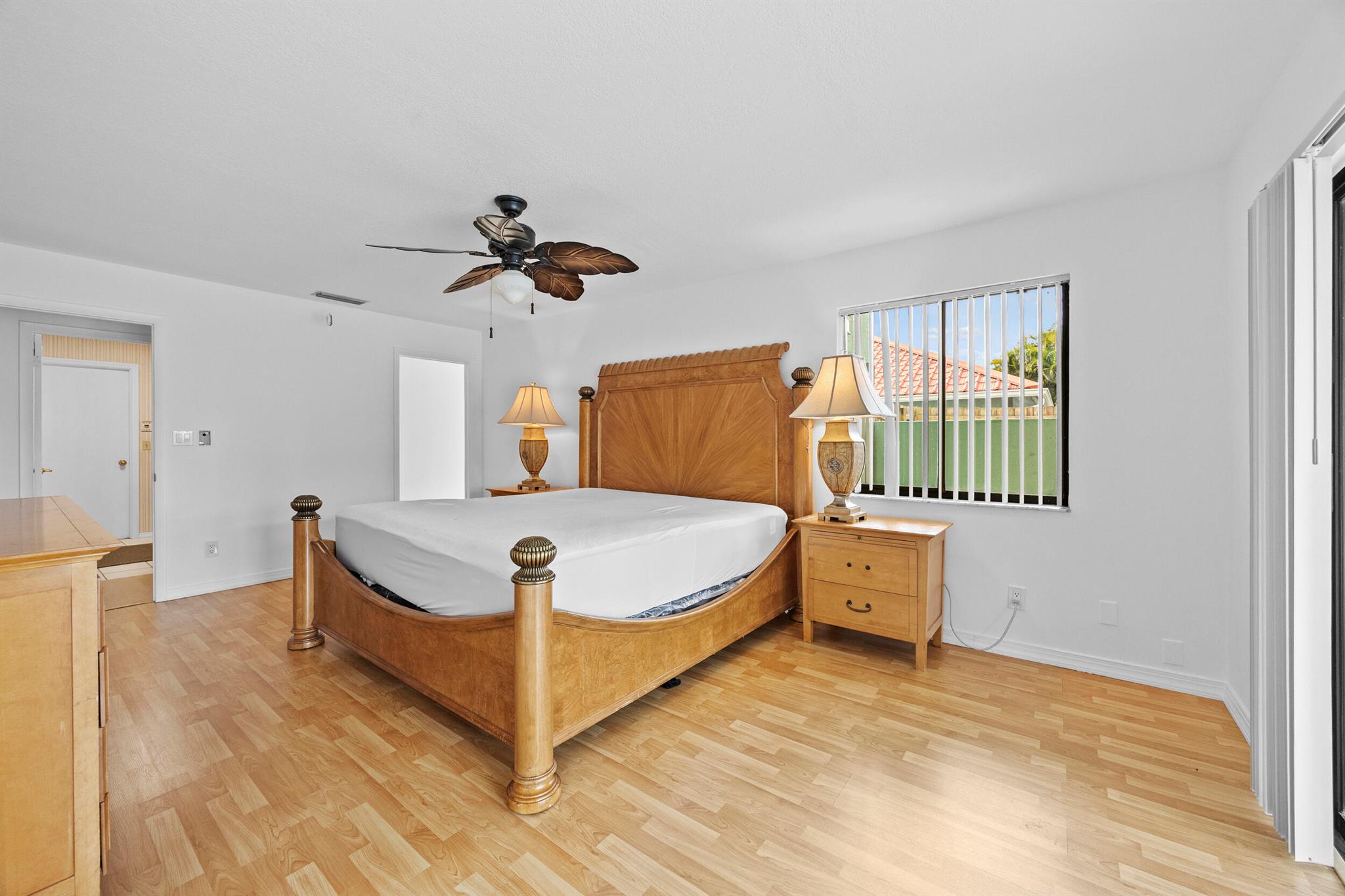 TEQUESTA PINES - Residential