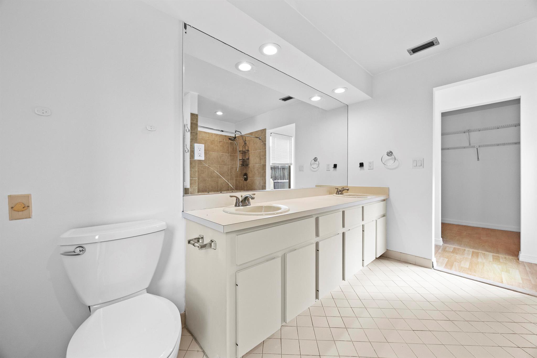 TEQUESTA PINES - Residential