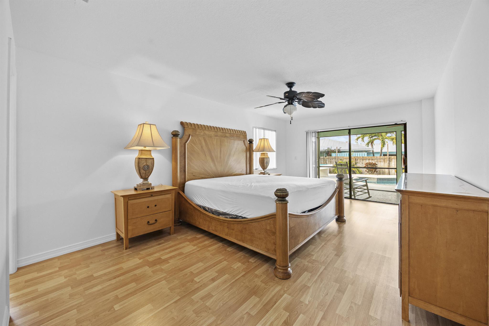 TEQUESTA PINES - Residential