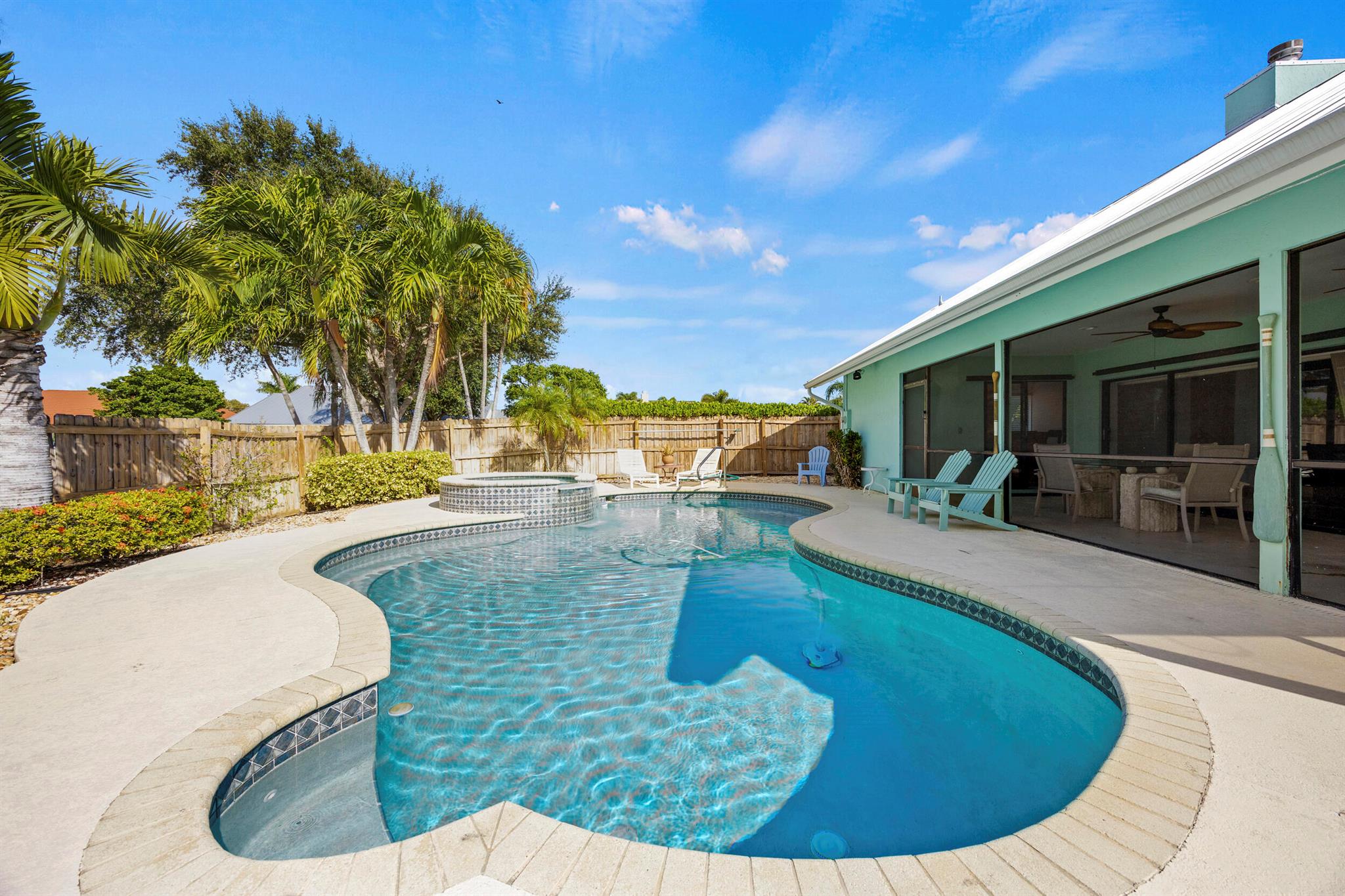 TEQUESTA PINES - Residential