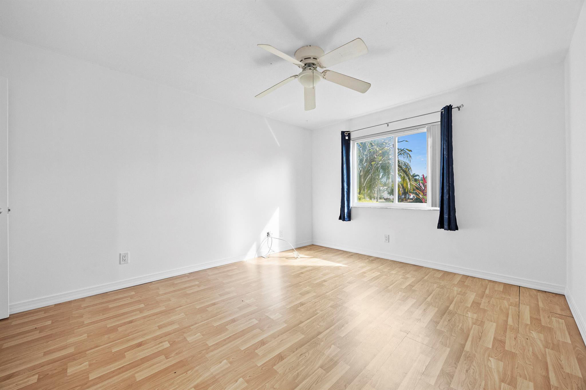 TEQUESTA PINES - Residential