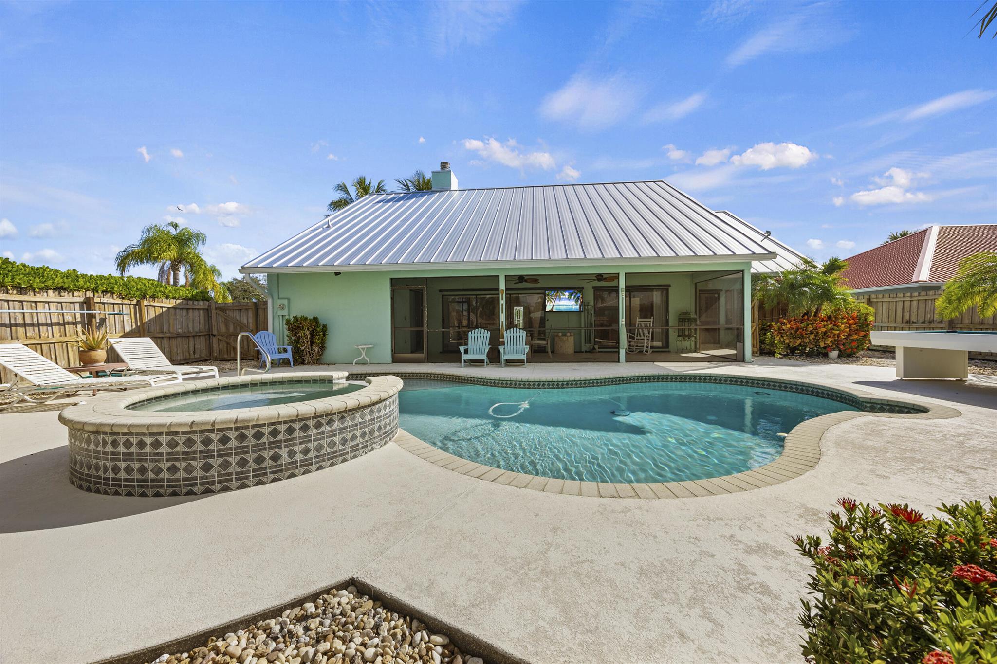 TEQUESTA PINES - Residential