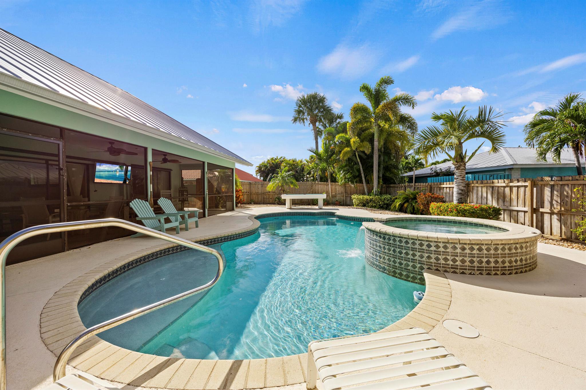 TEQUESTA PINES - Residential