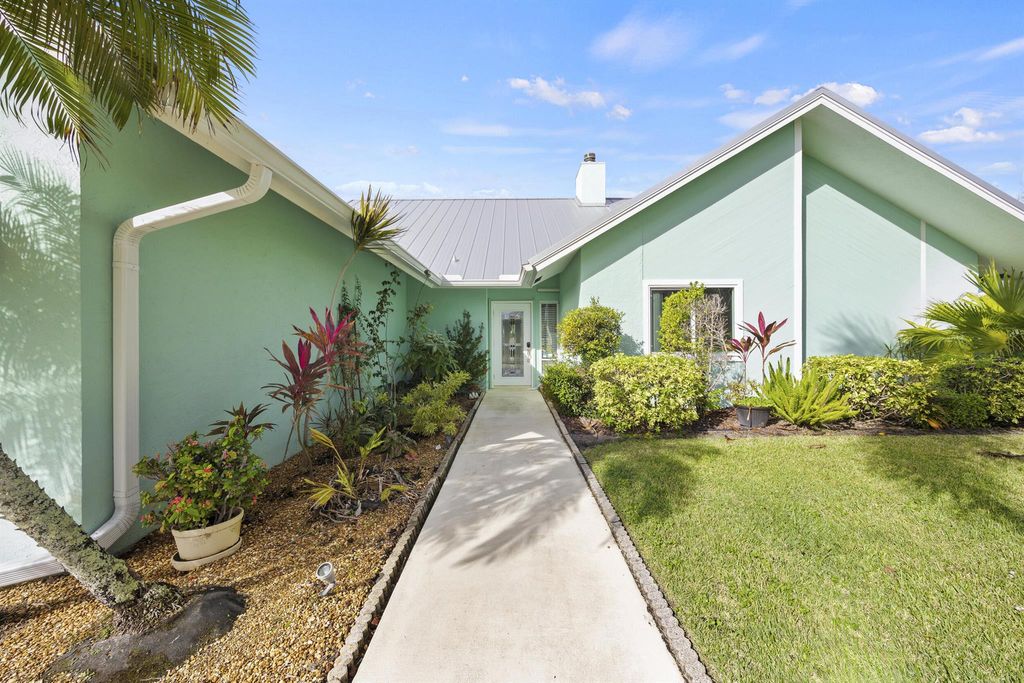 Photo of 45 Birch Place, Tequesta, FL 33469 (MLS # R11145818)
