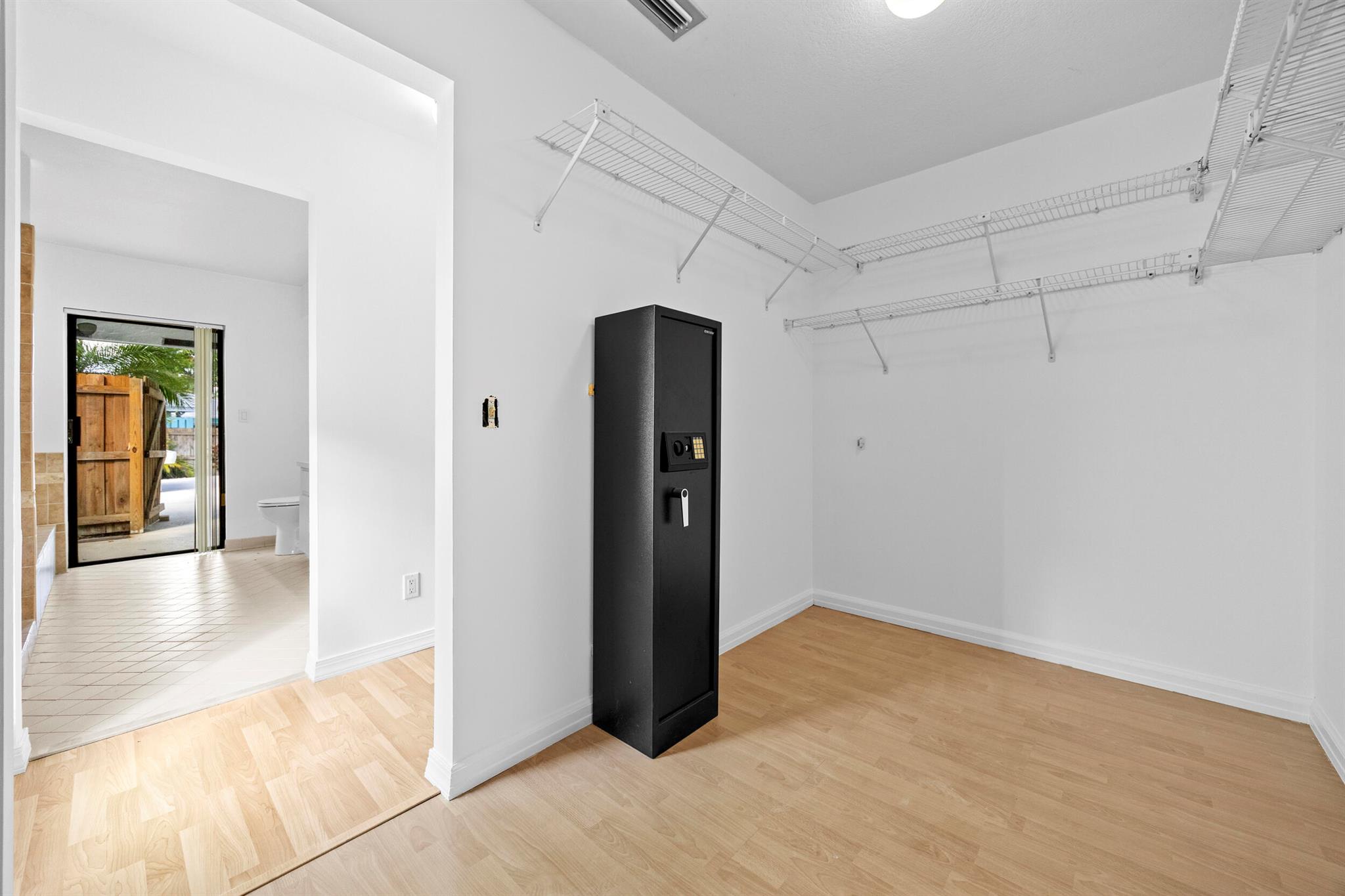 TEQUESTA PINES - Residential