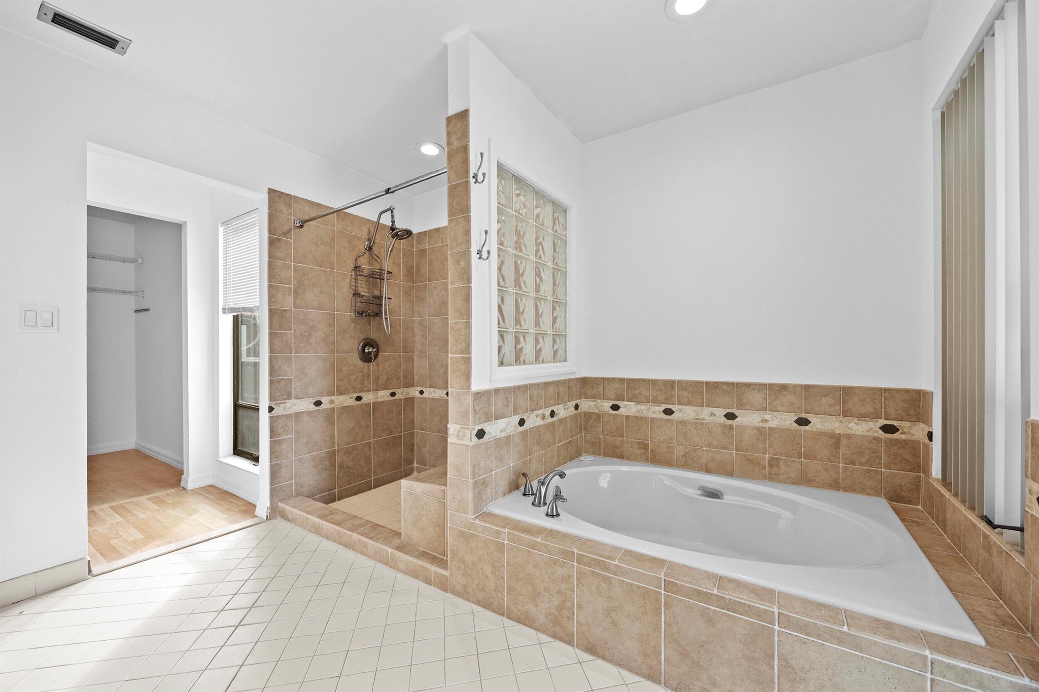 TEQUESTA PINES - Residential