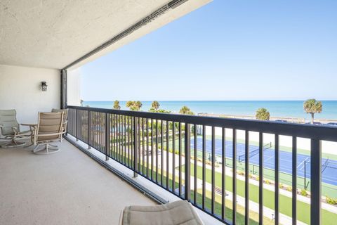 Condominium in Vero Beach FL 4141 Ocean Drive 24.jpg
