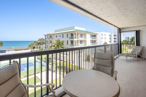 Condominium in Vero Beach FL 4141 Ocean Drive 25.jpg
