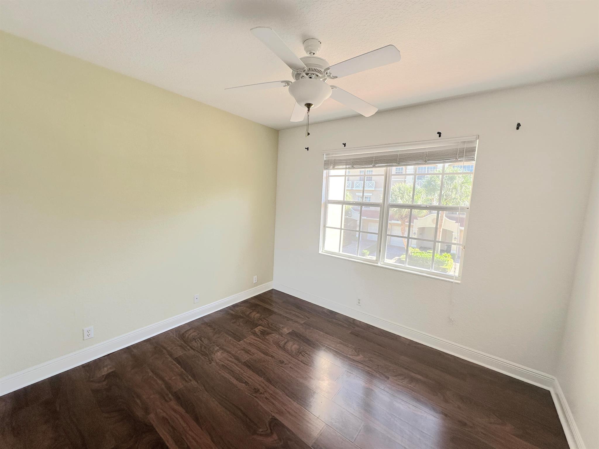 CIELO TOWNHOMES AT SHOPS - Residential