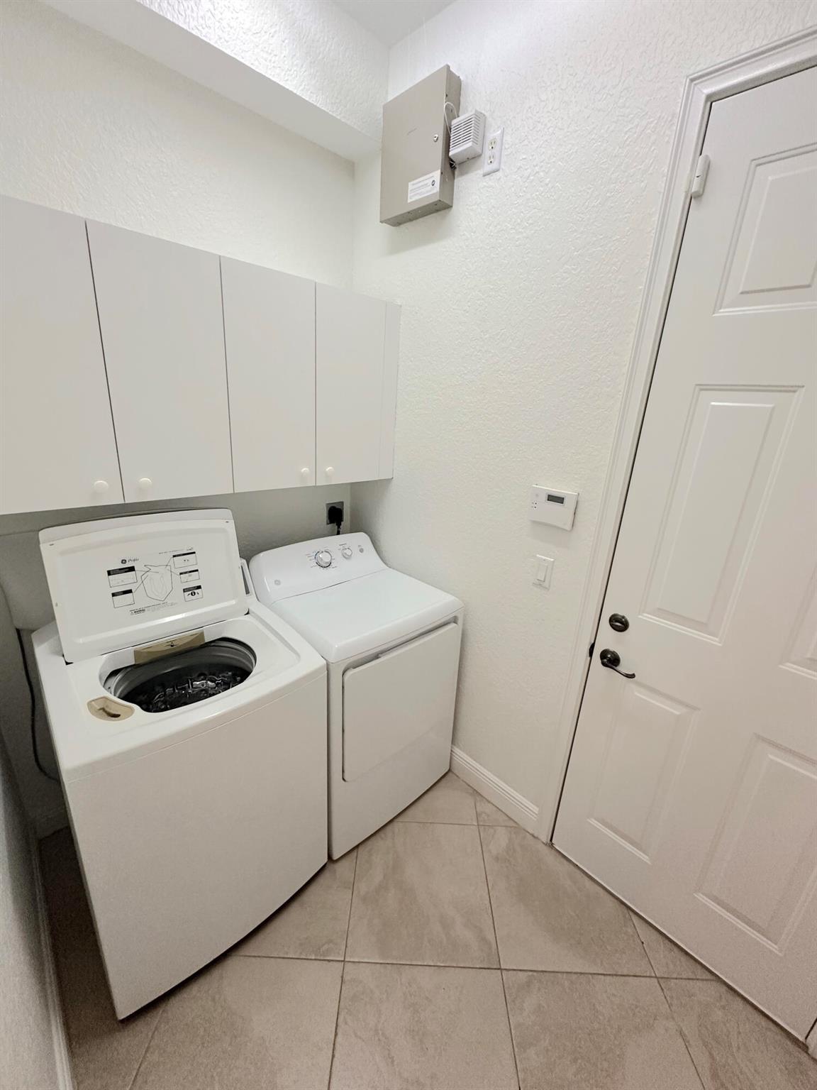 CIELO TOWNHOMES AT SHOPS - Residential