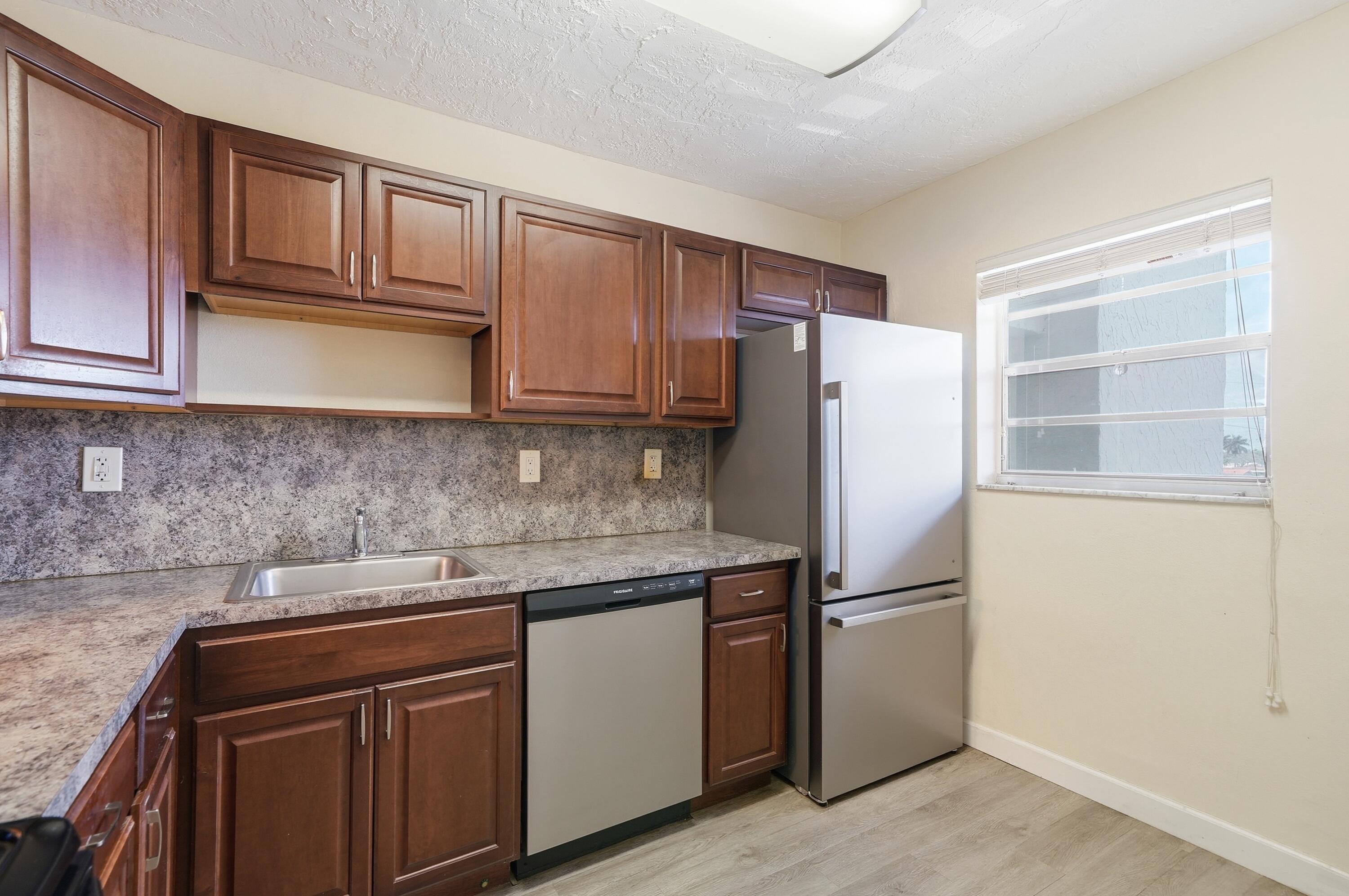 1400 NE 57th Street 304