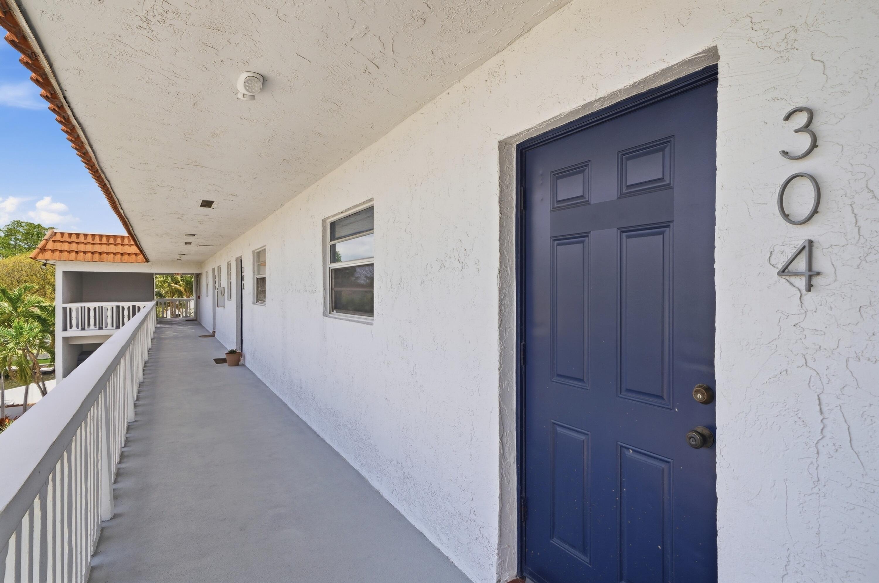 1400 NE 57th Street 304