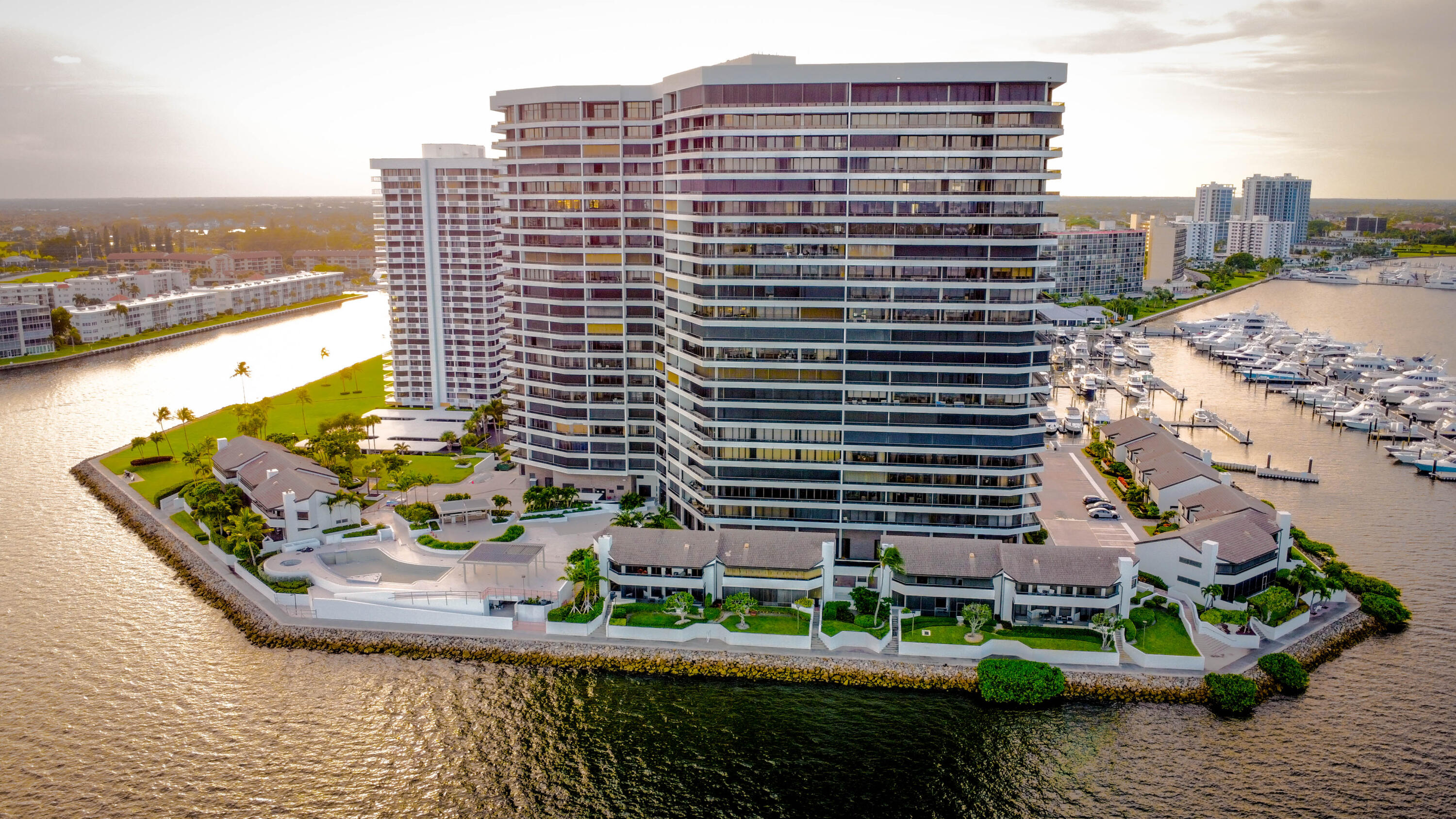 OLD PORT COVE LAKE POINT - Residential