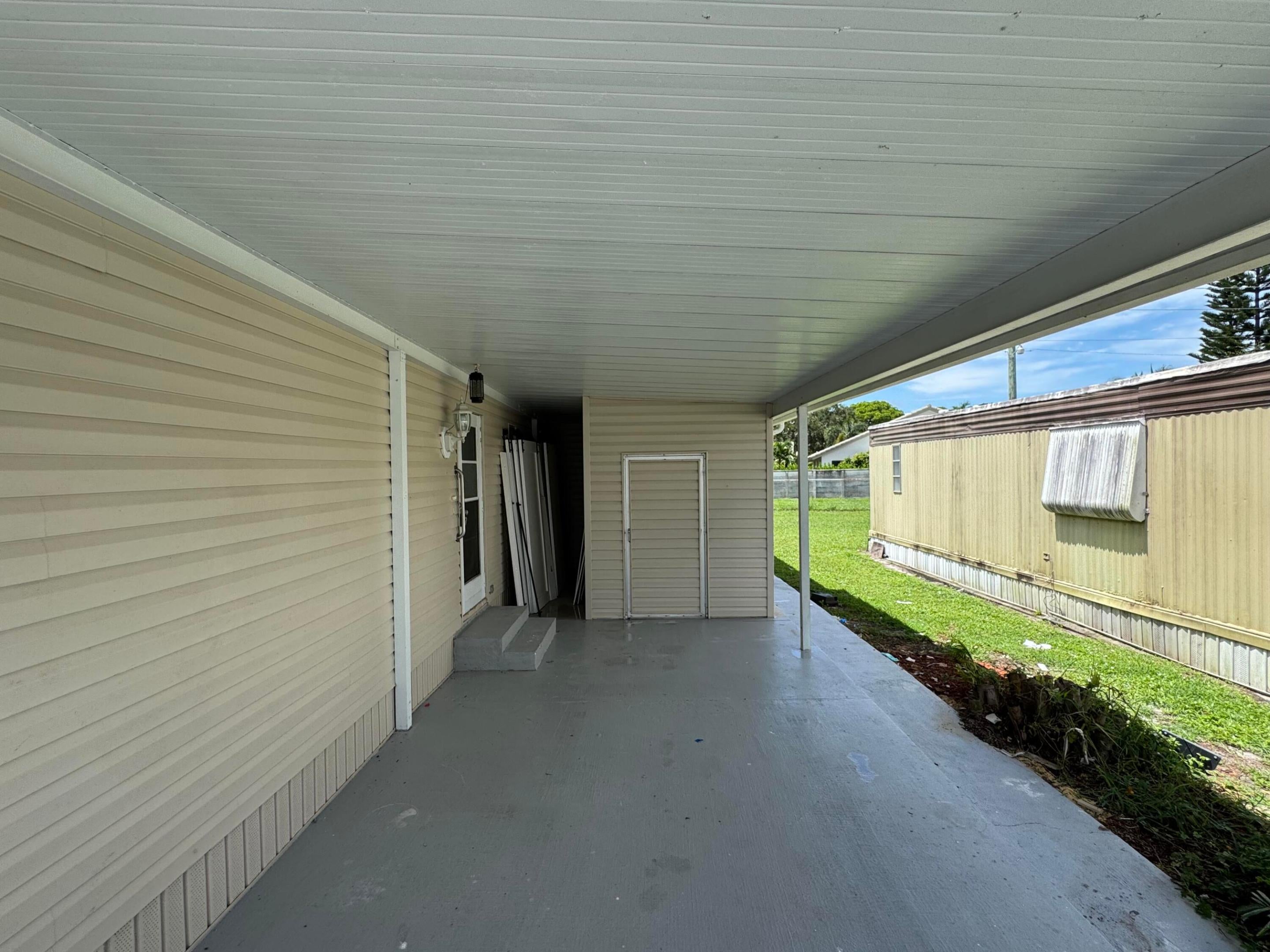 8629 Crown Drive, Boynton Beach, FL, 33436/$99,900 4 8629 Crown Drive