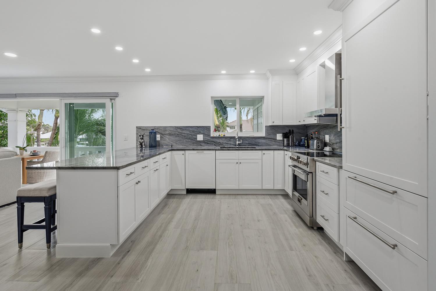 CAMBRIDGE CONDO - Residential