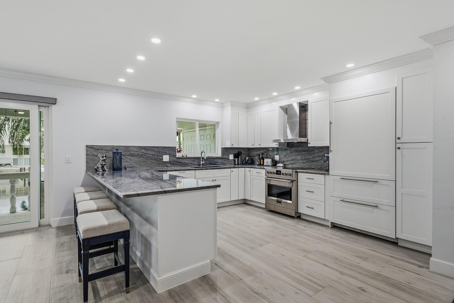 CAMBRIDGE CONDO - Residential
