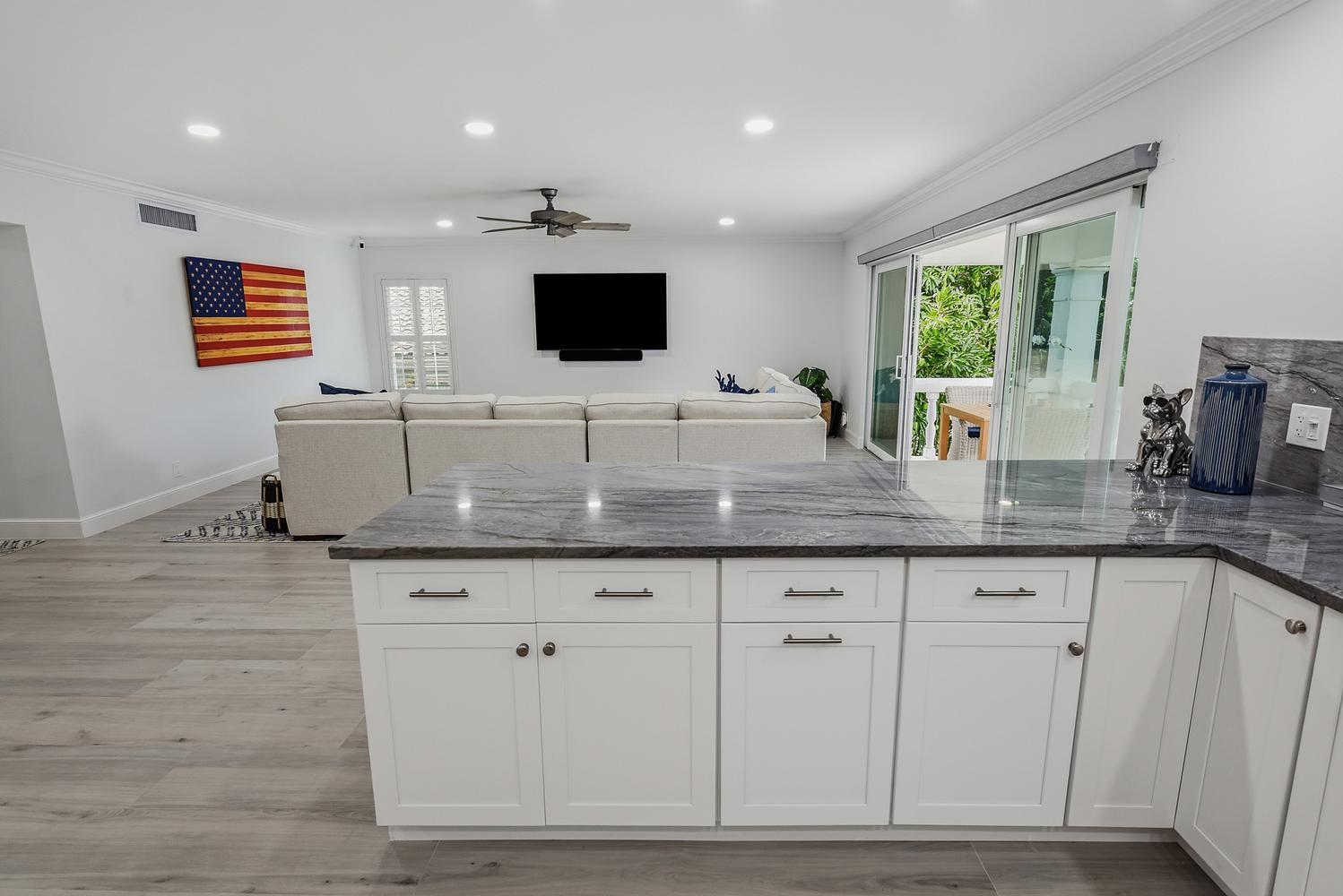 CAMBRIDGE CONDO - Residential