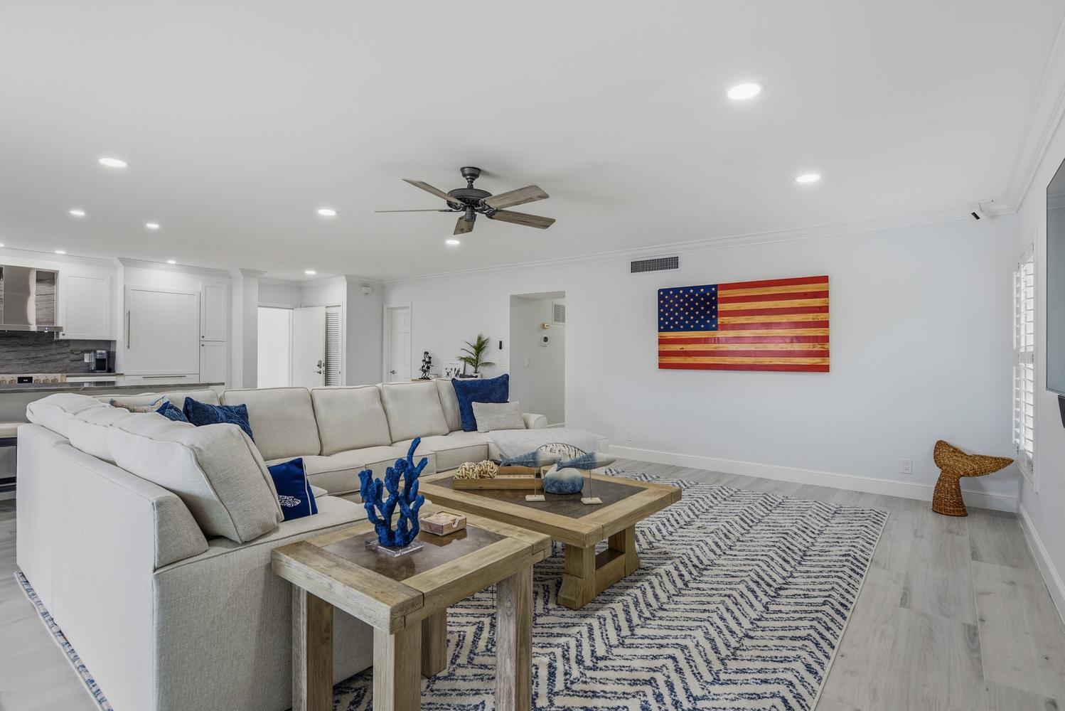 CAMBRIDGE CONDO - Residential