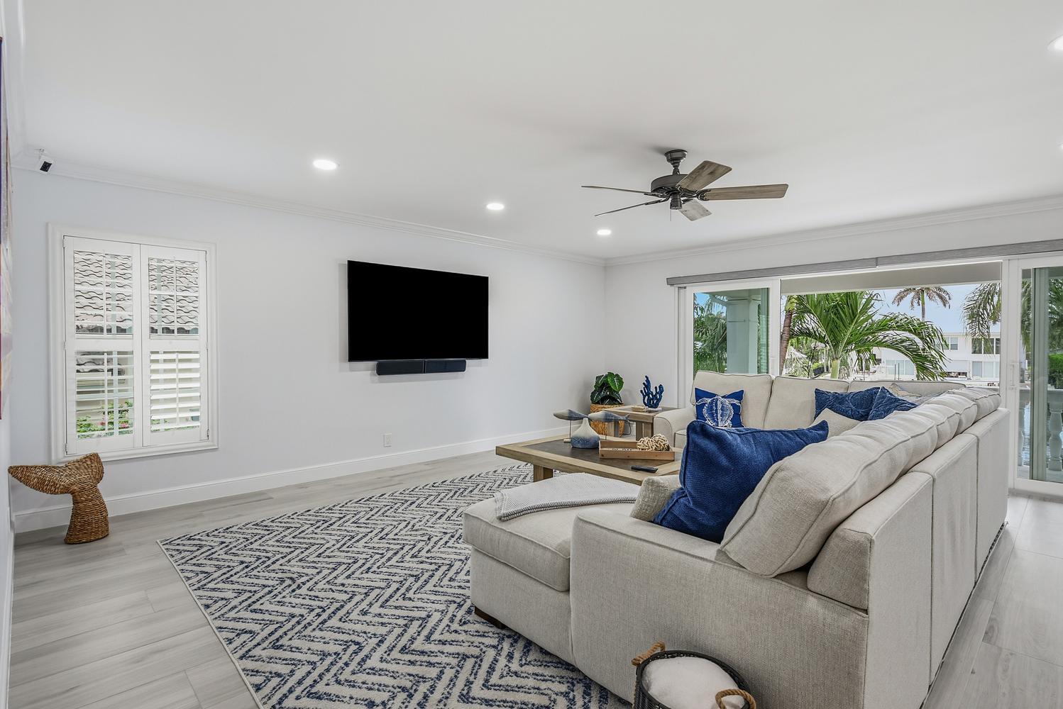 CAMBRIDGE CONDO - Residential