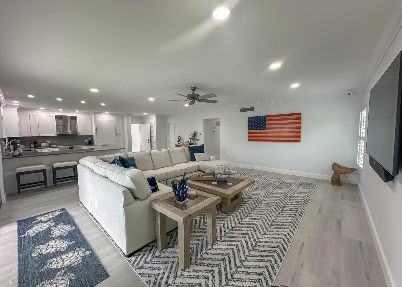 CAMBRIDGE CONDO - Residential