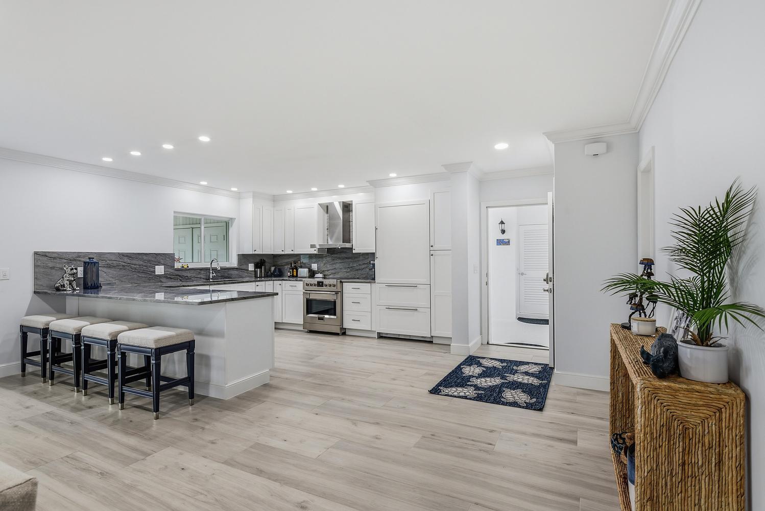 CAMBRIDGE CONDO - Residential