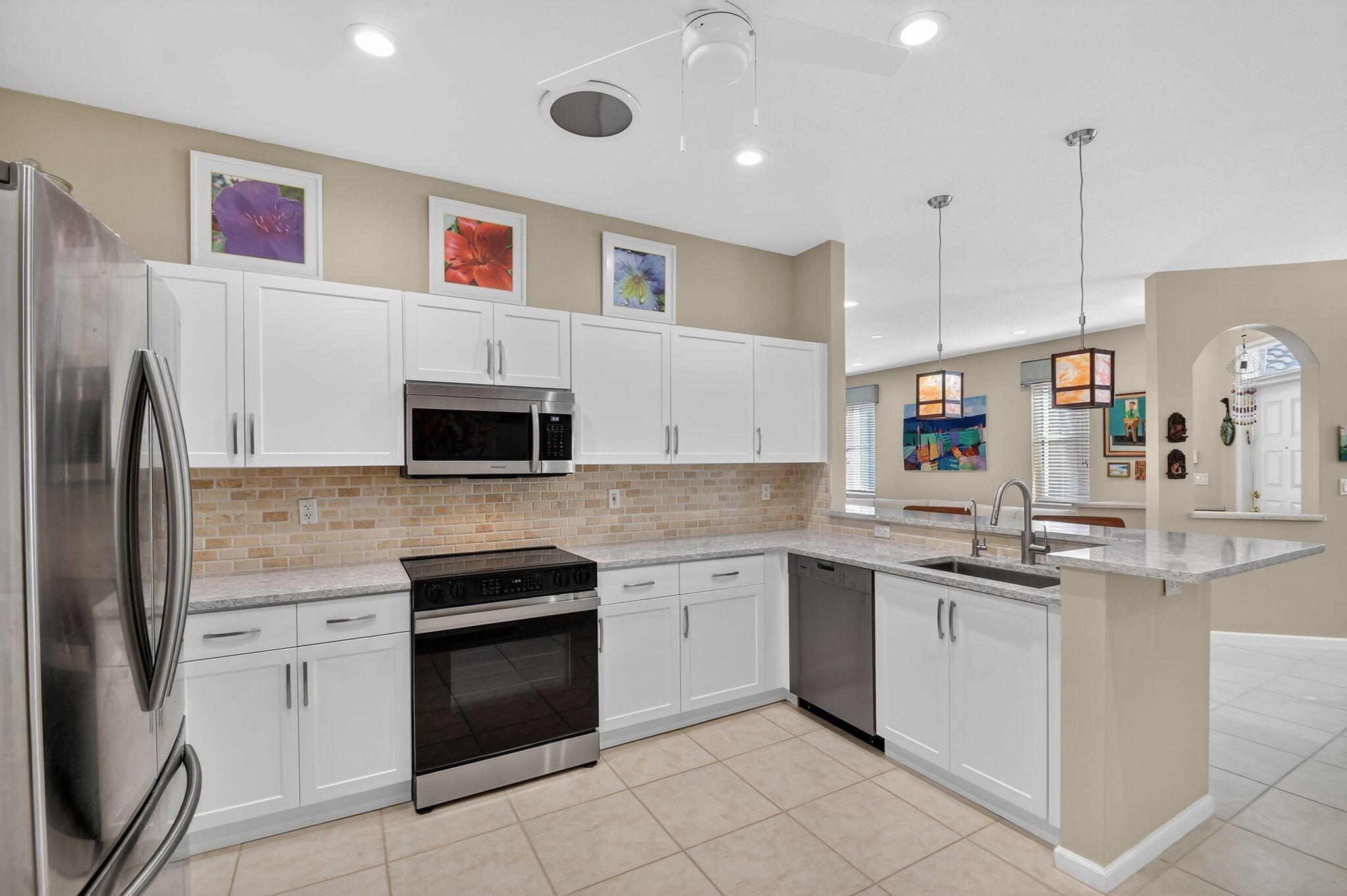 MAJESTIC ISLES - Residential