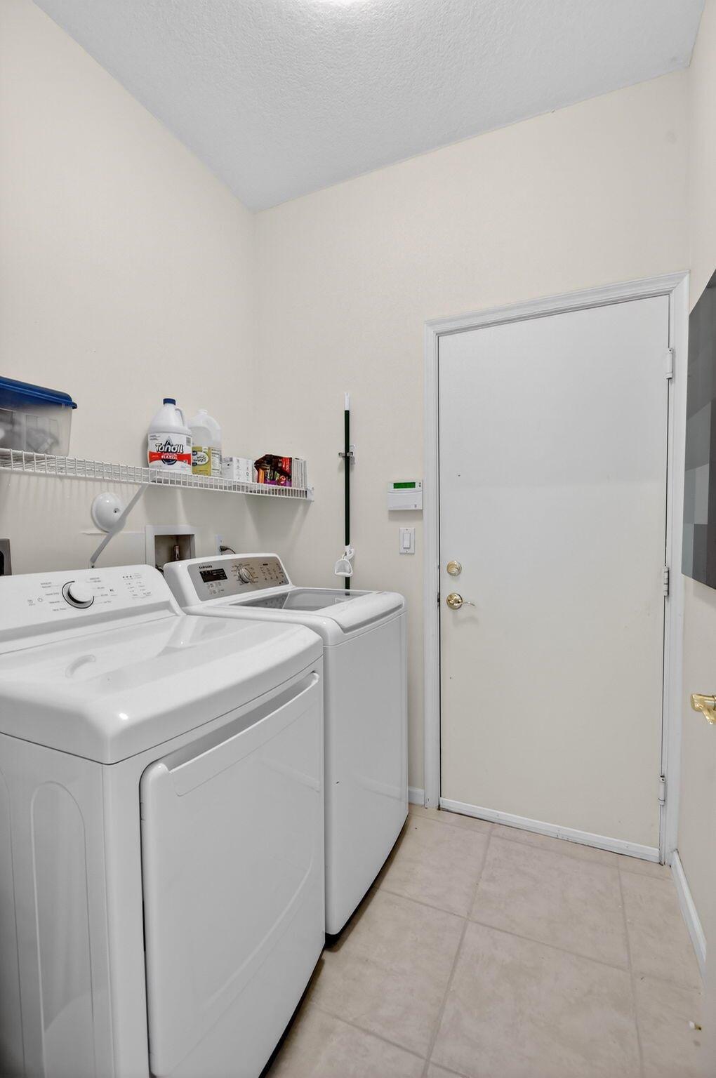 MAJESTIC ISLES - Residential