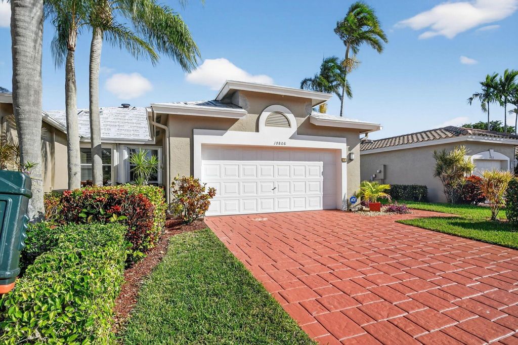 Photo of 10808 Royal Caribbean Circle, Boynton Beach, FL 33437 (MLS # R11149126)